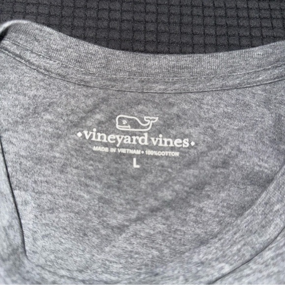 Vineyard Vines Gray Short Sleeve Tee with Whale Logo - Picture 2 of 3